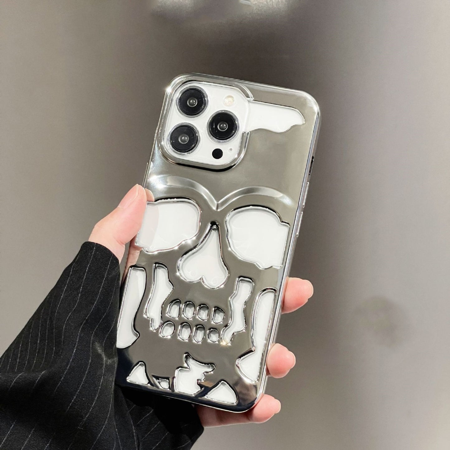 Luxury Plating 3D Skull Phone Case For I-Phone 14 Pro Max 13 12 11 Plus Breathable Glossy Hollow Out Gold Metallic Paint
